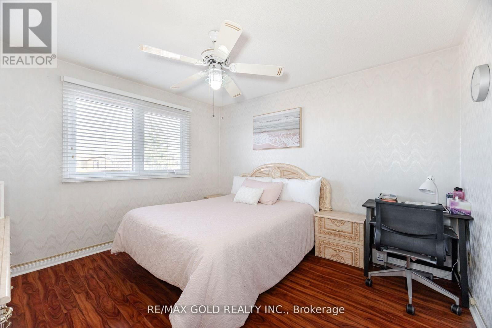 26 MOSSBANK DRIVE Image 16