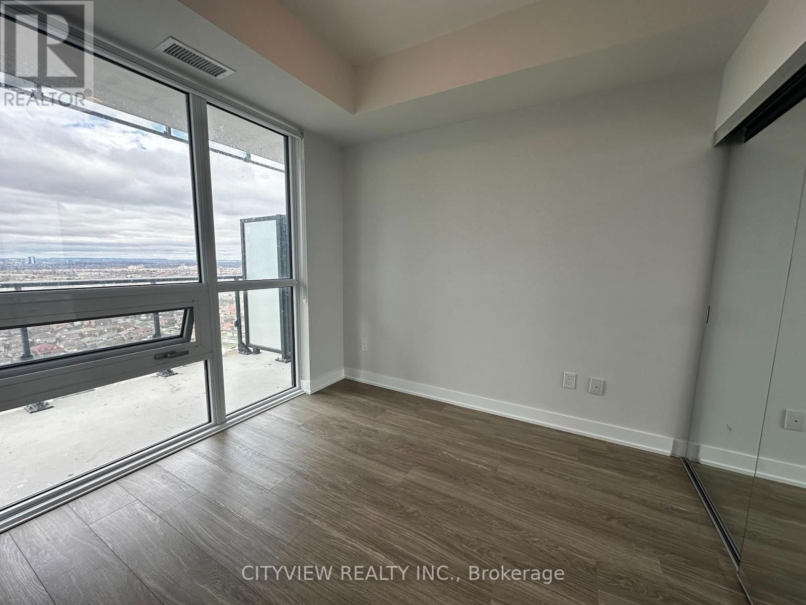 2307 - 430 SQUARE ONE DRIVE Image 6