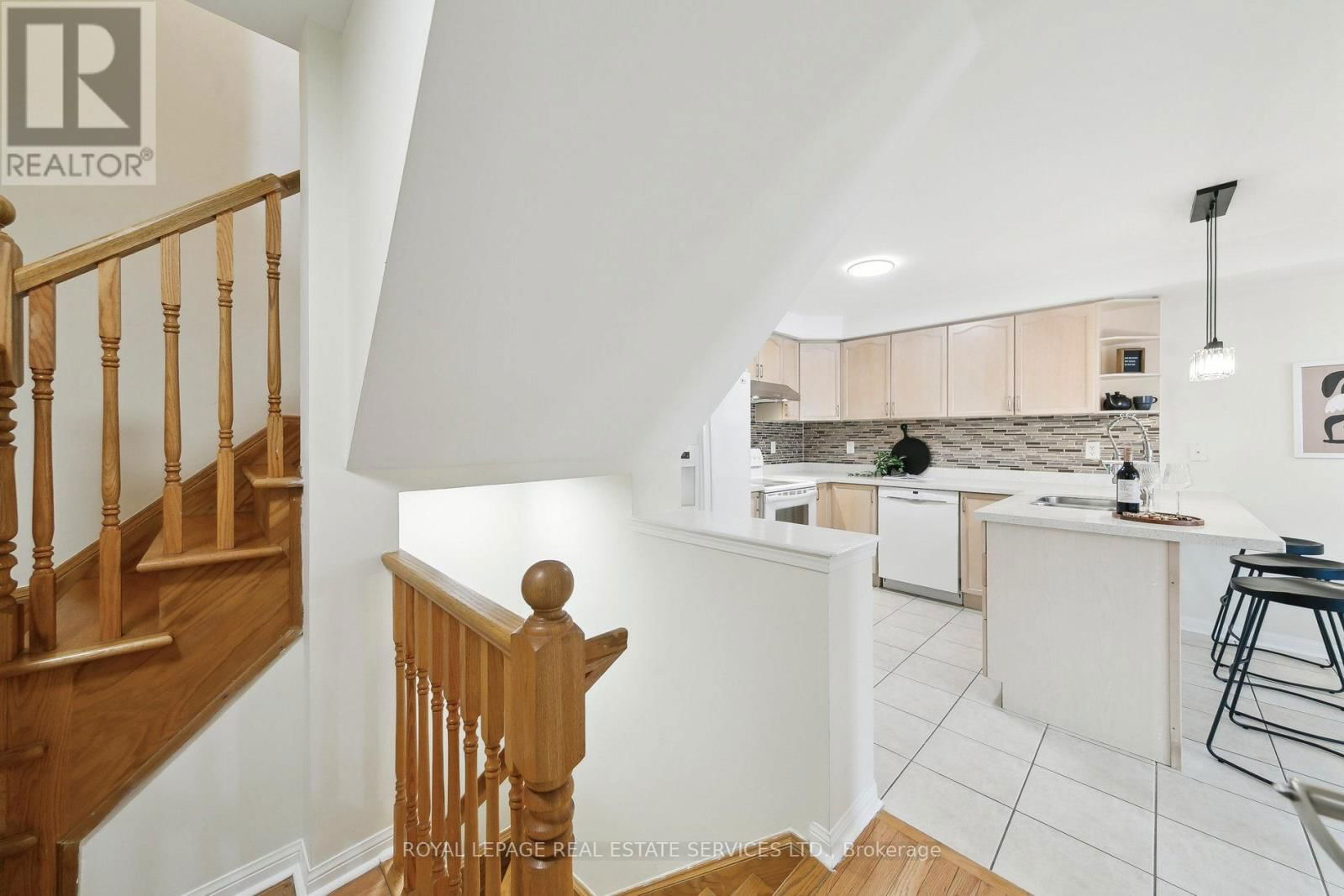 3033 DRUMLOCH AVENUE Image 30
