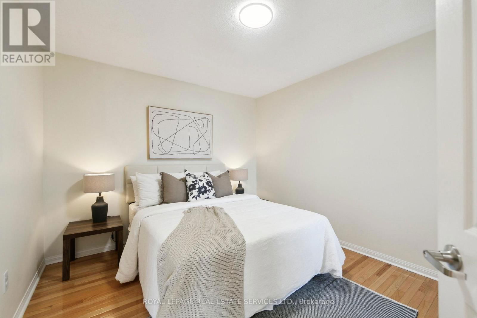 3033 DRUMLOCH AVENUE Image 35