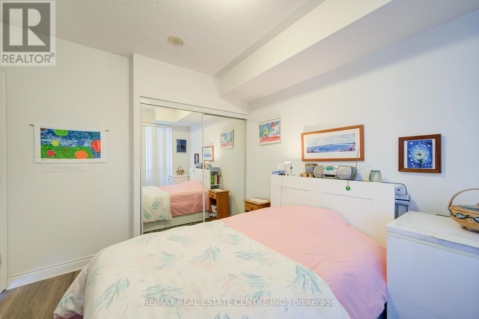 1602 - 16 BROOKERS LANE Image 33