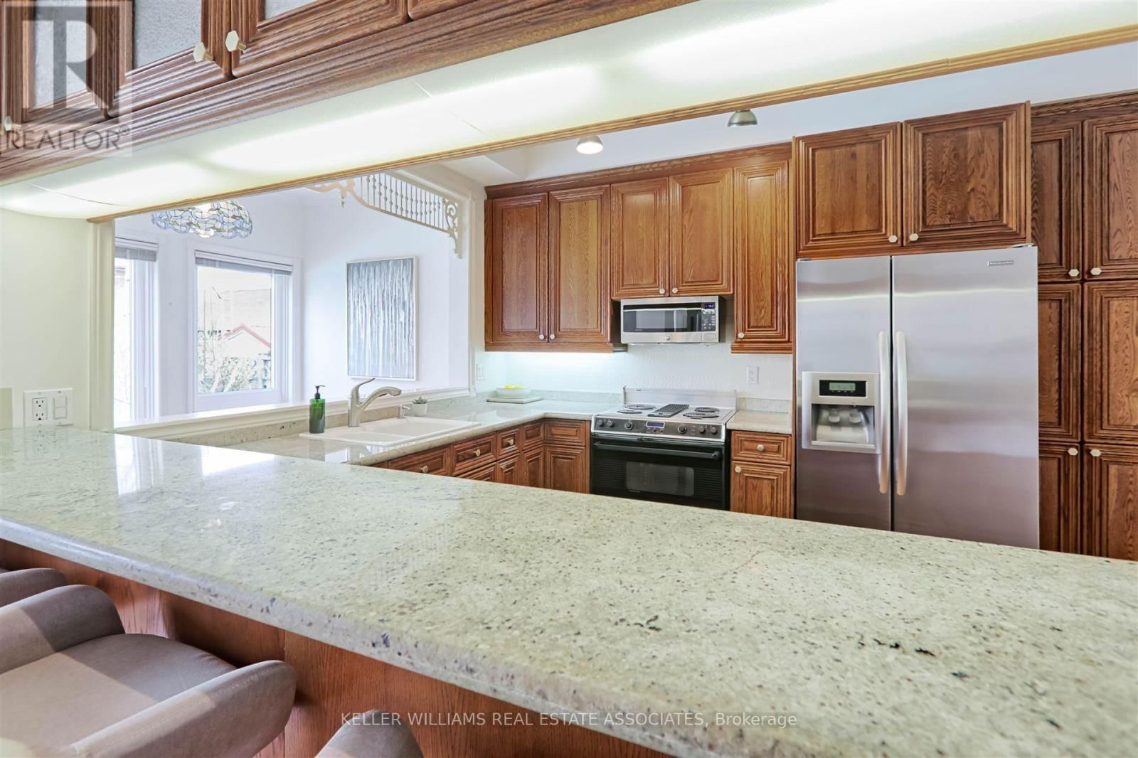 599 LAKESIDE AVENUE Image 10