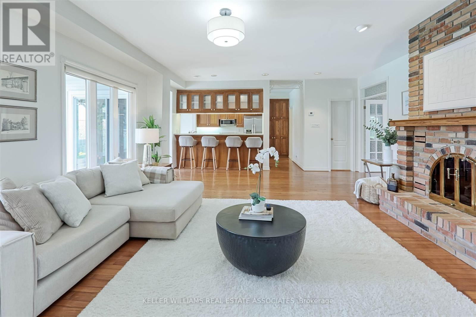 599 LAKESIDE AVENUE Image 11
