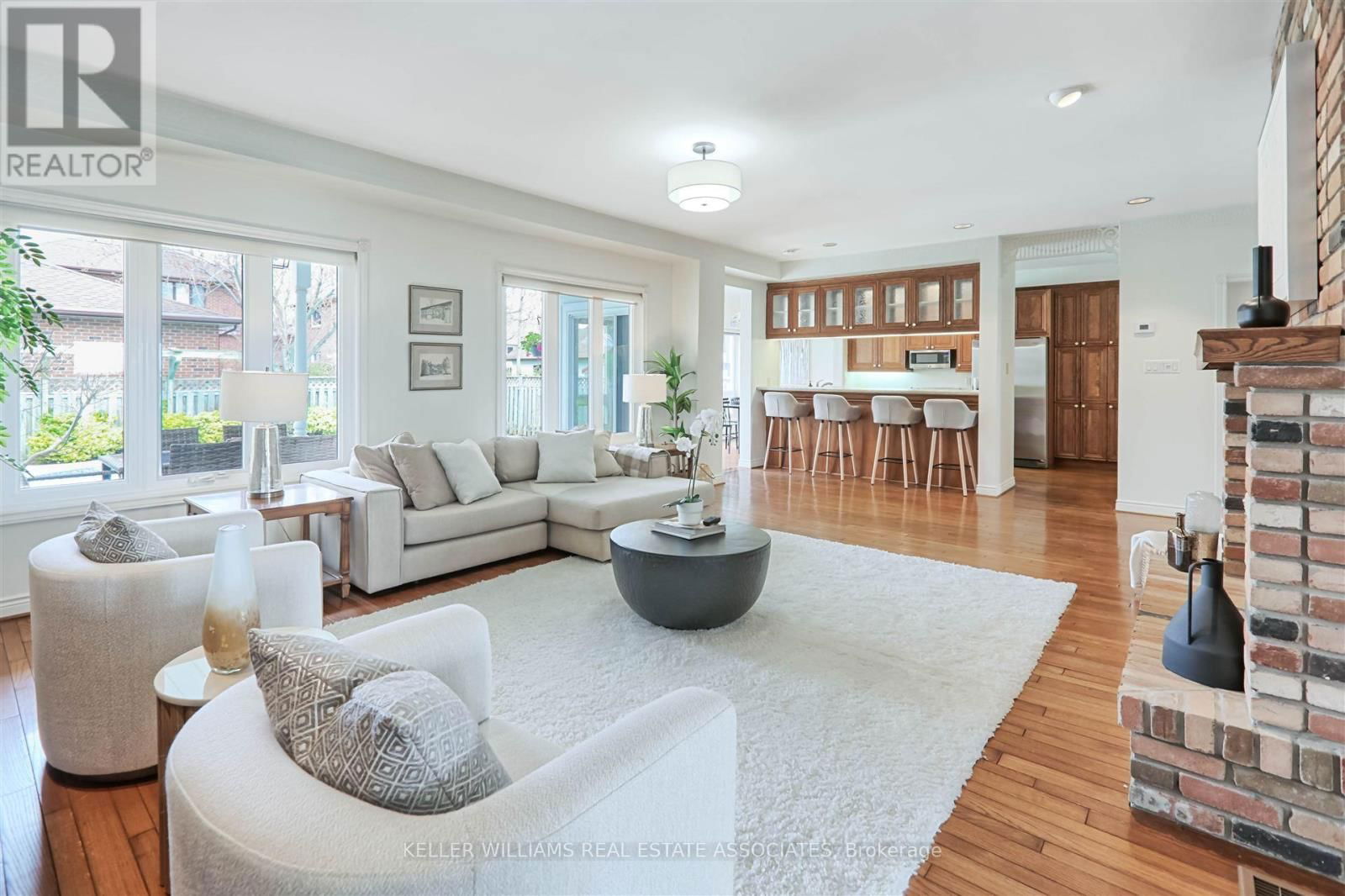 599 LAKESIDE AVENUE Image 12