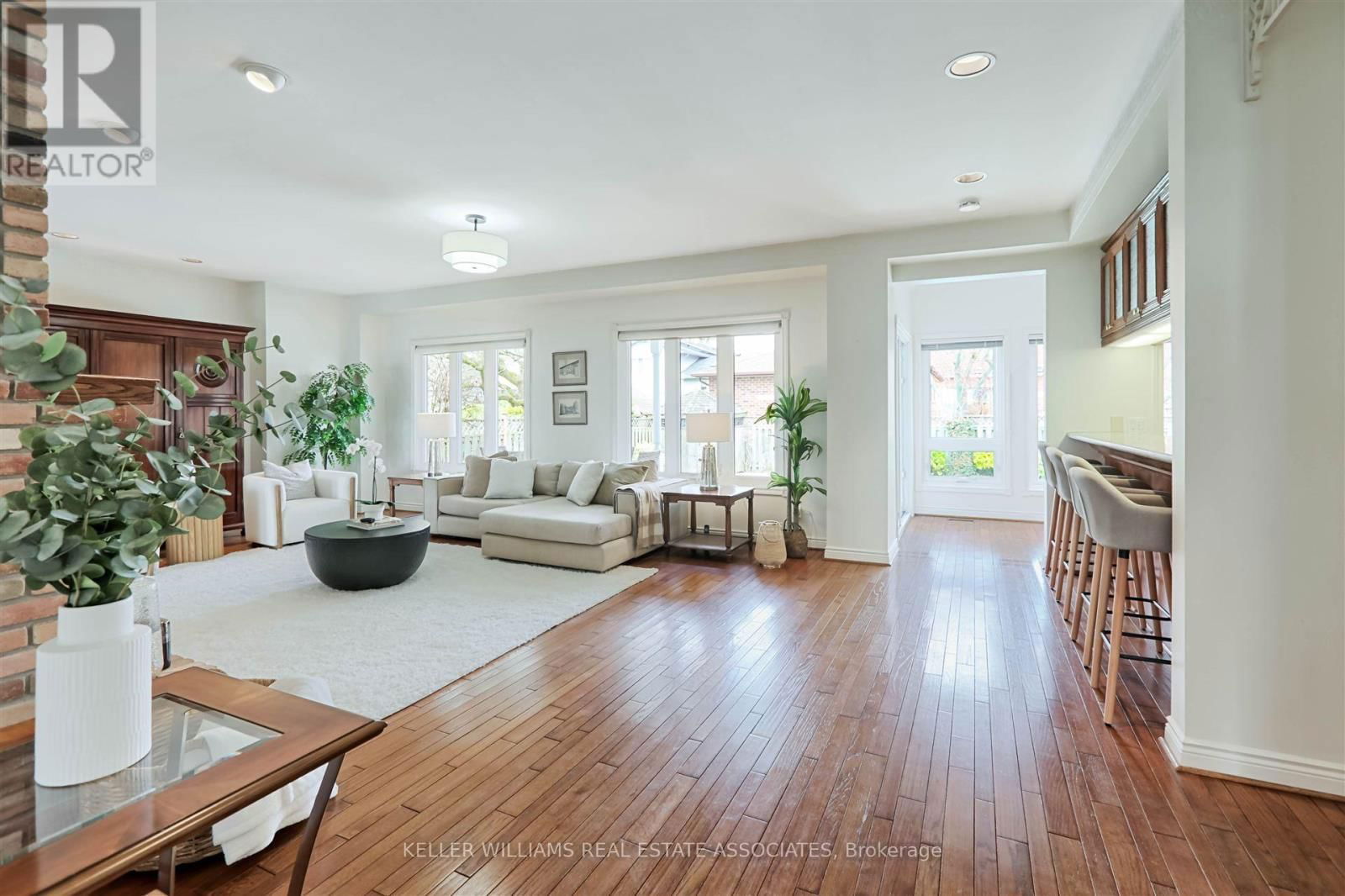 599 LAKESIDE AVENUE Image 14