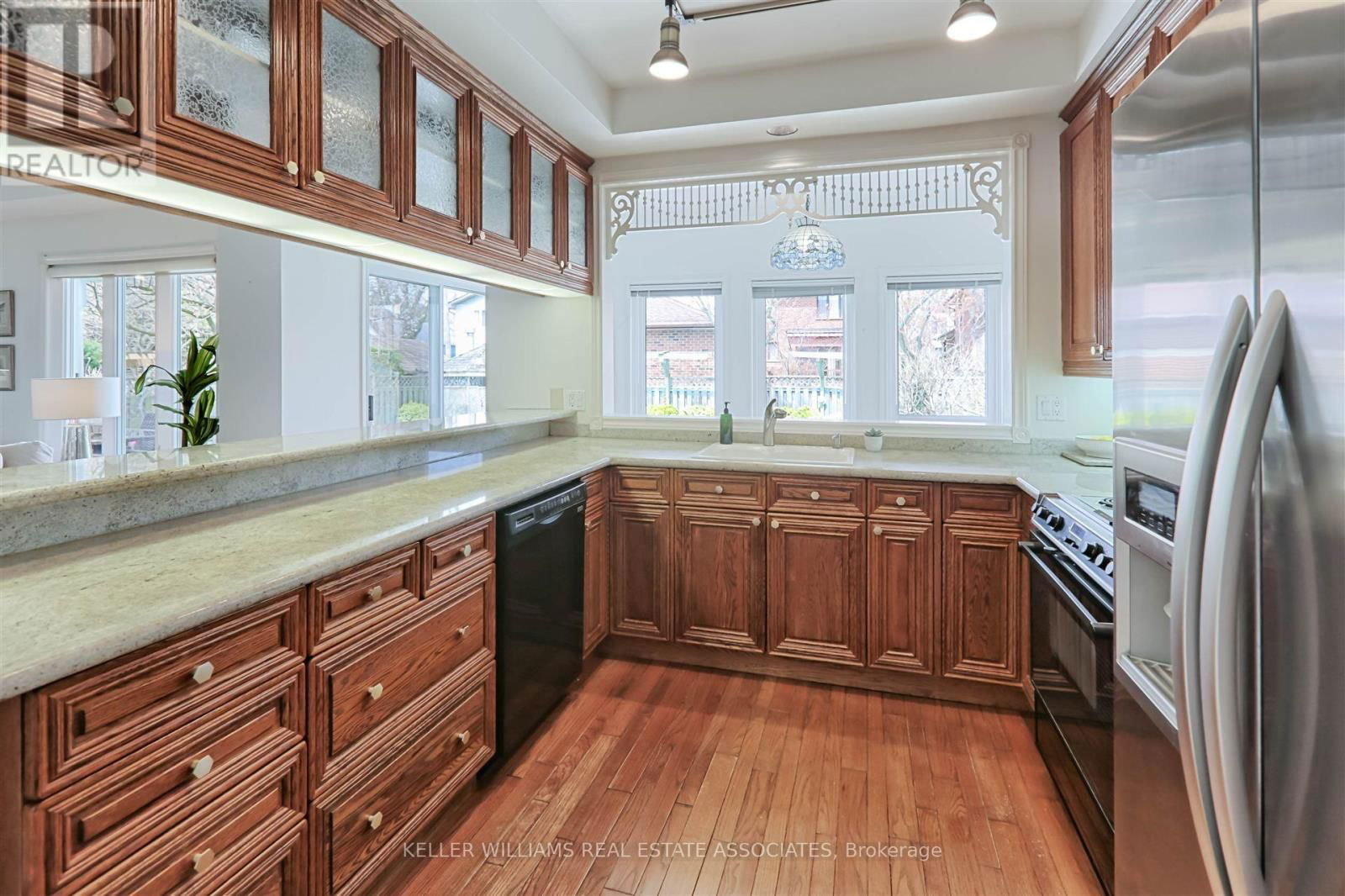 599 LAKESIDE AVENUE Image 16