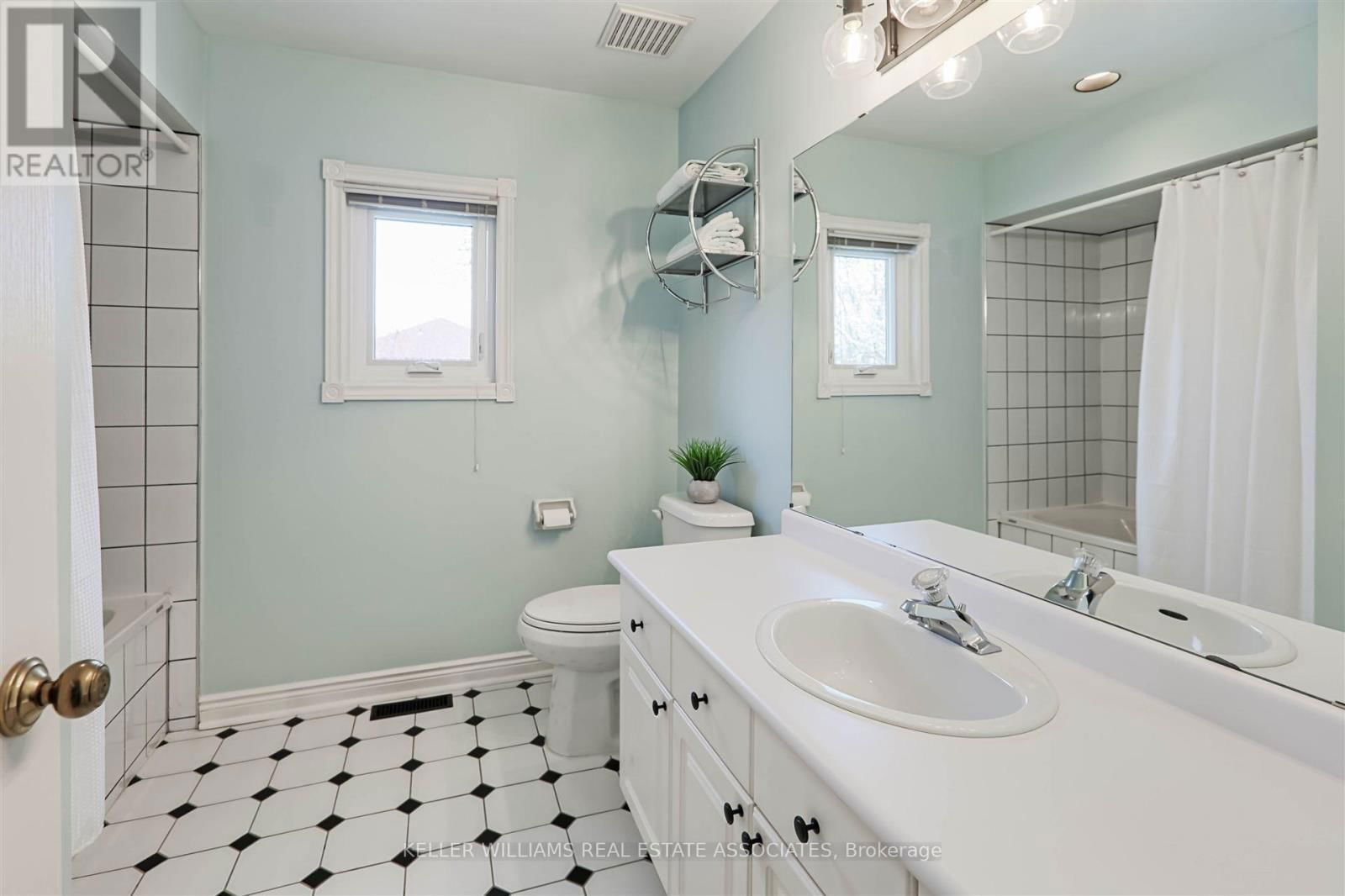 599 LAKESIDE AVENUE Image 24