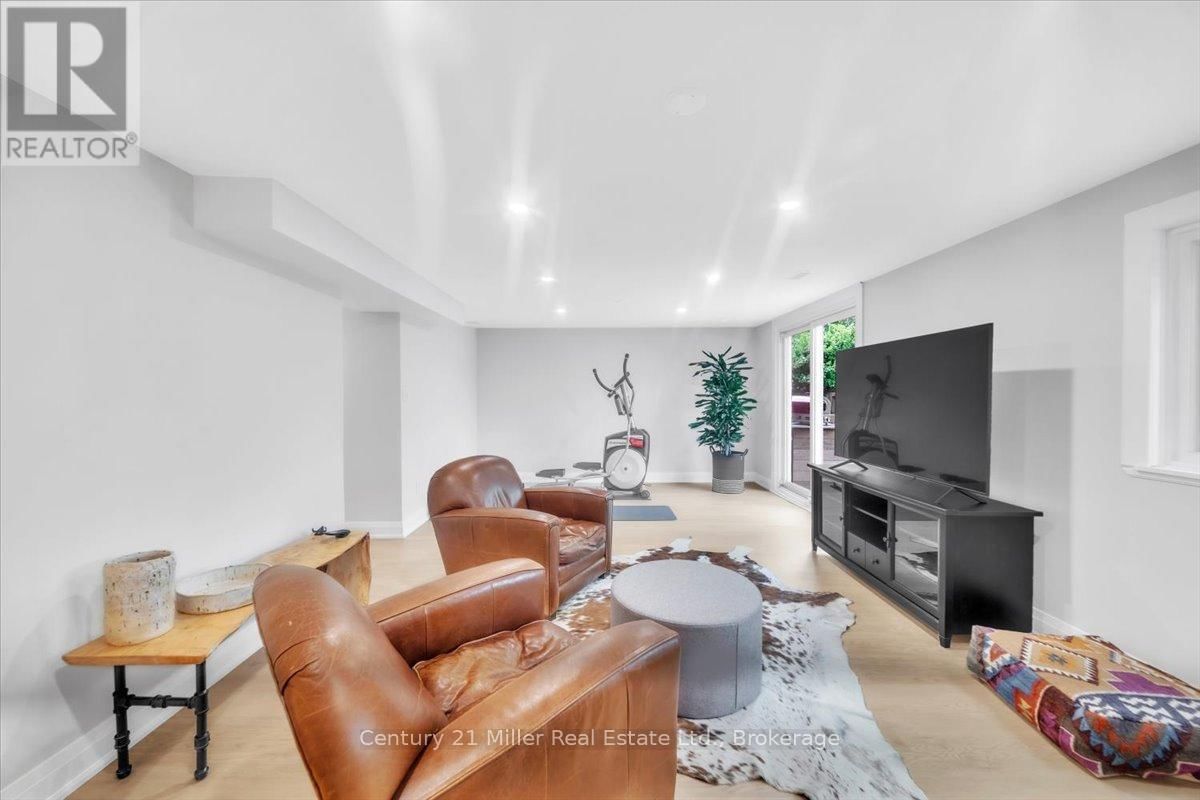 2301 DEVON ROAD Image 28