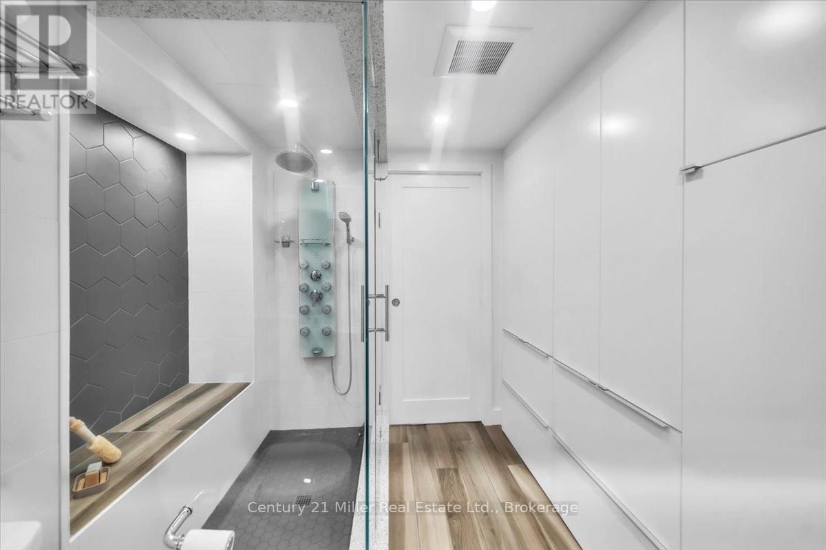 2301 DEVON ROAD Image 31