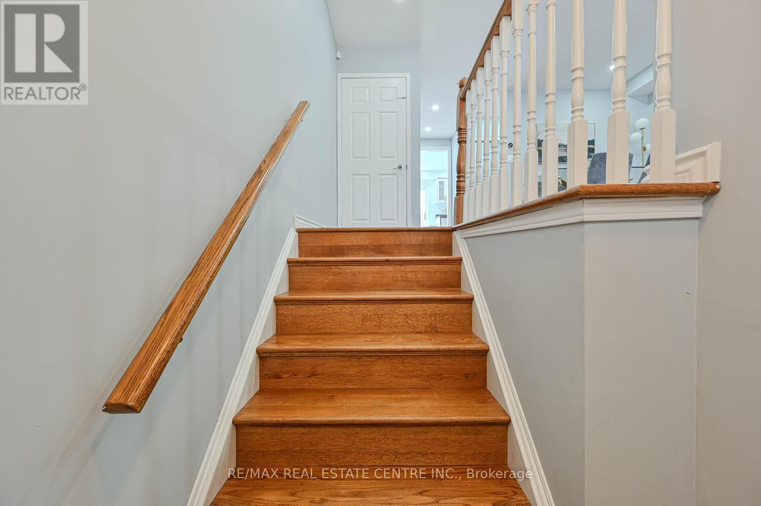 93 - 4950 ALBINA WAY Image 3