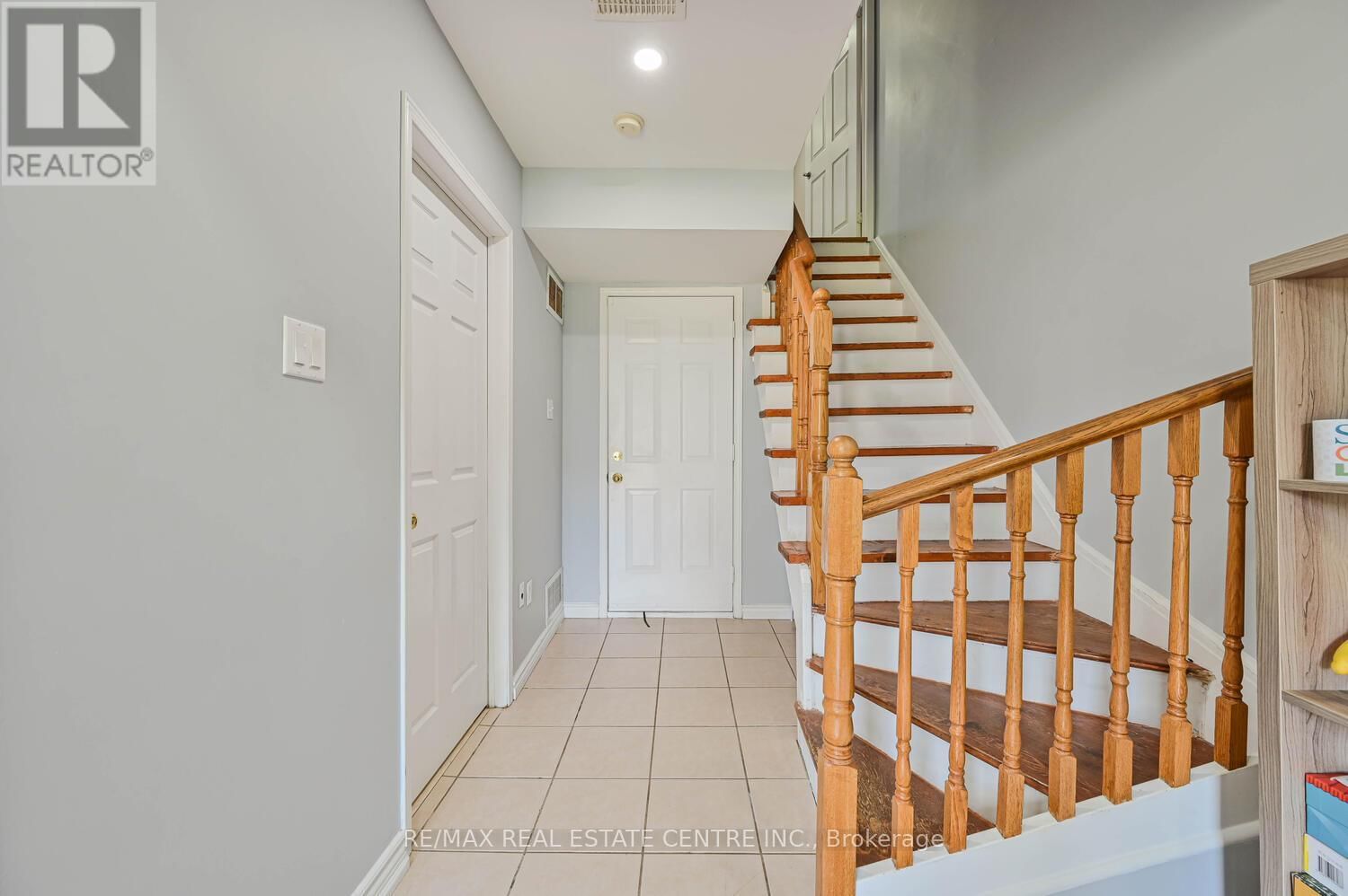 93 - 4950 ALBINA WAY Image 34