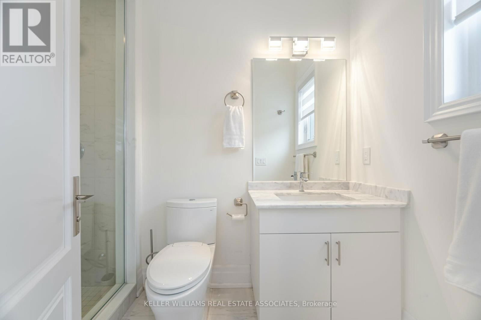 2282 HYACINTH CRESCENT Image 31