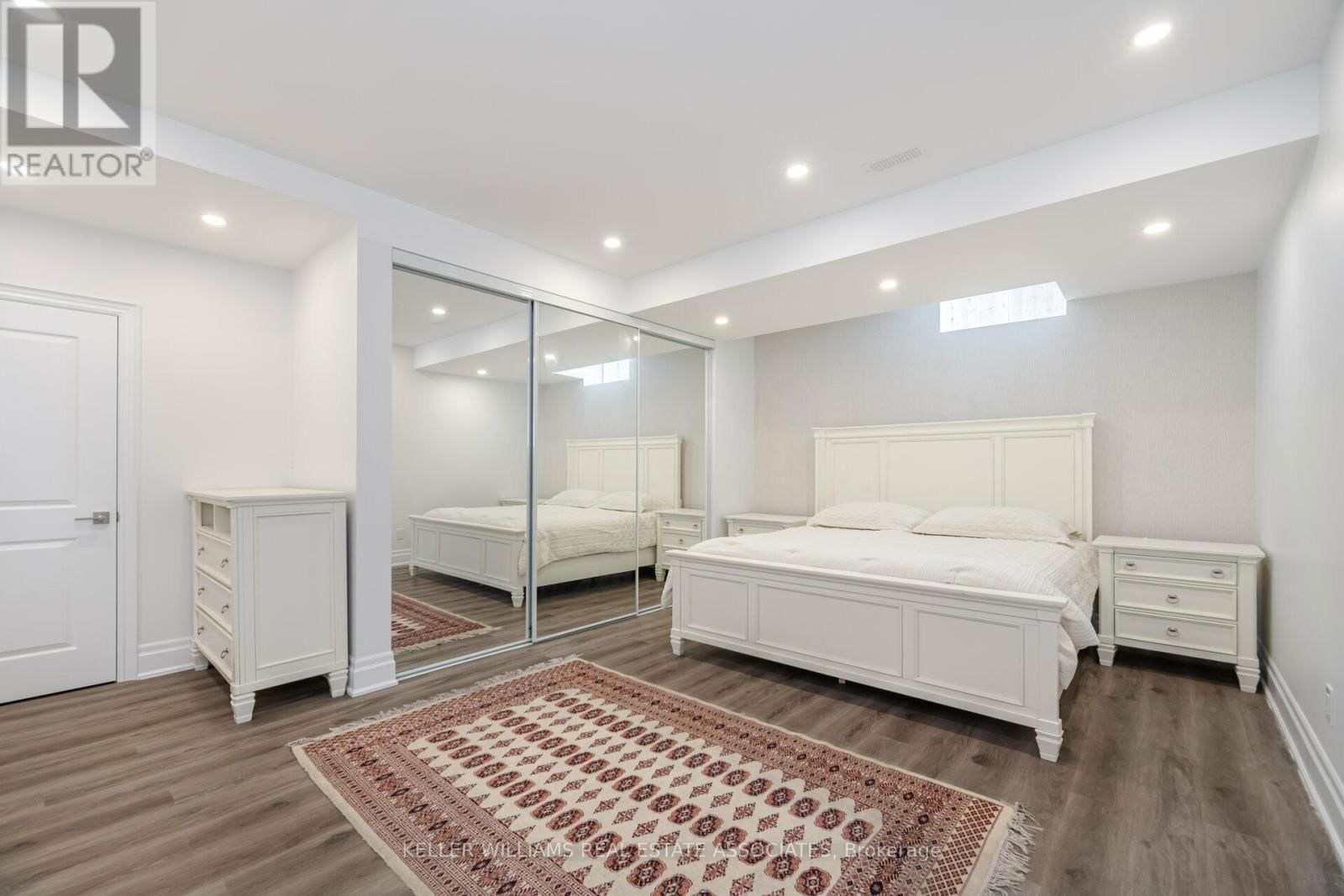 2282 HYACINTH CRESCENT Image 38