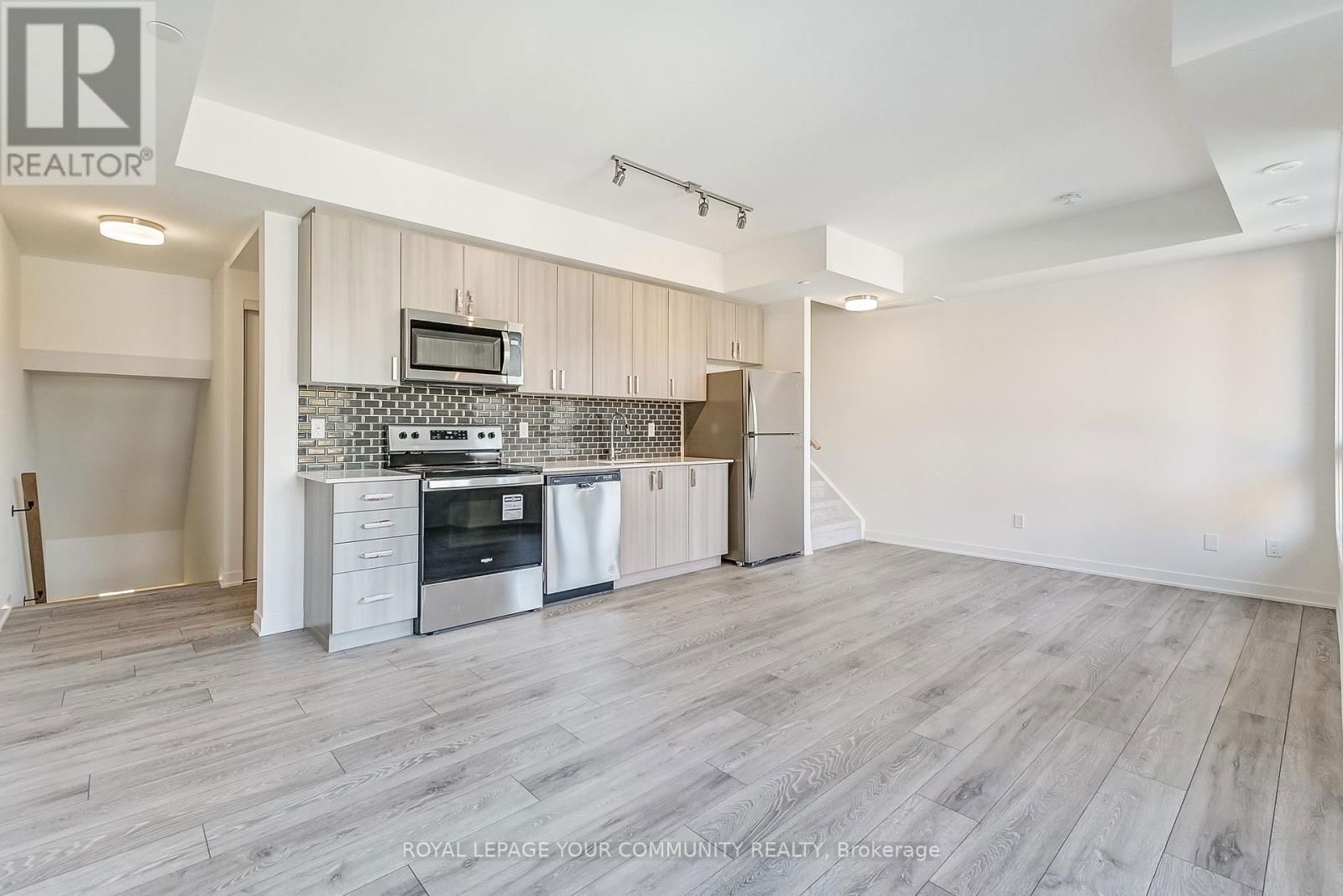 Unit 4 - 4017 HICKORY DRIVE Image 4
