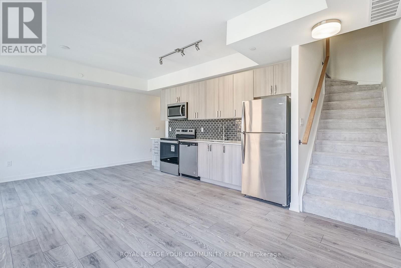 Unit 4 - 4017 HICKORY DRIVE Image 9