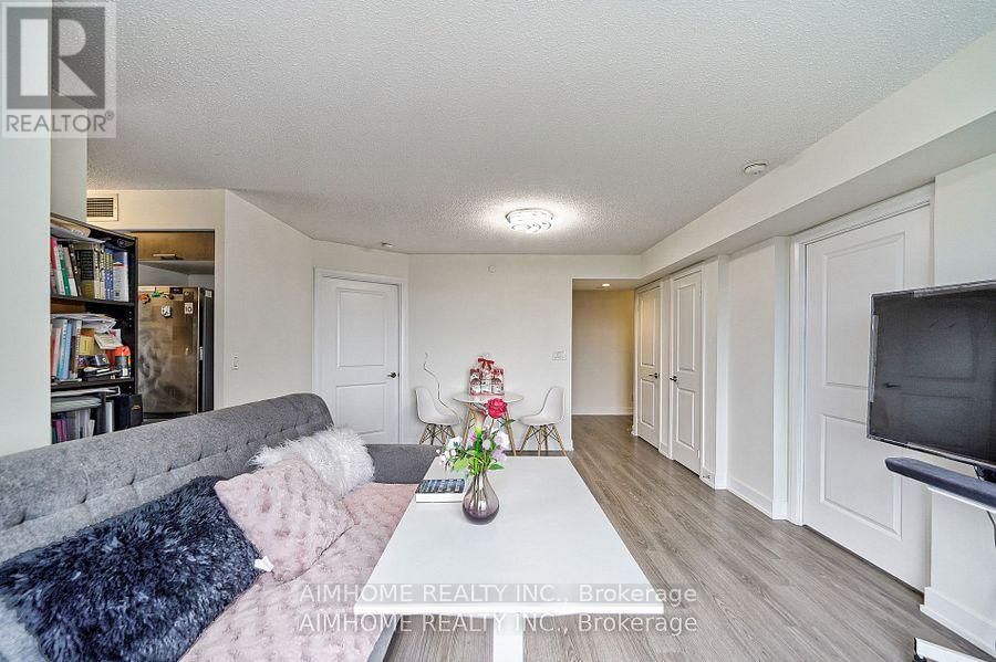 2022 - 2 EVA ROAD Image 12