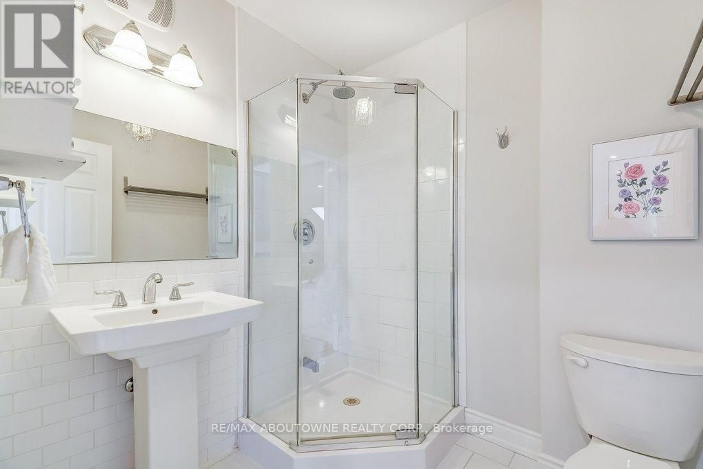 21 CHISHOLM STREET Image 25