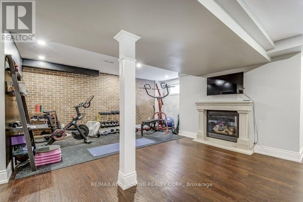 21 CHISHOLM STREET Image 29