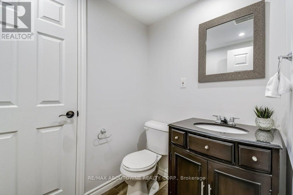 21 CHISHOLM STREET Image 30
