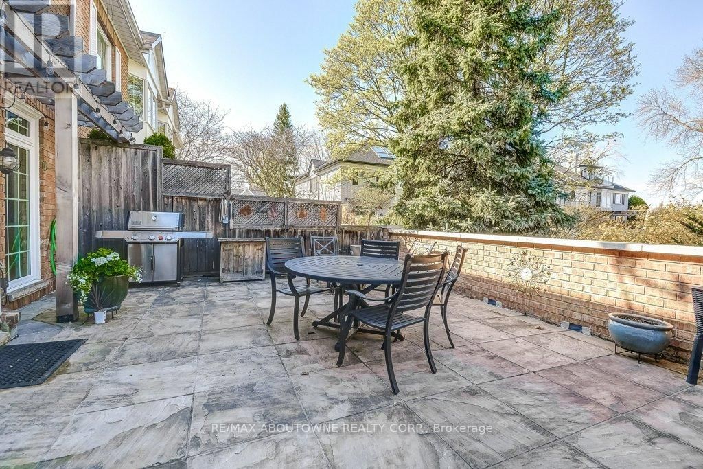 21 CHISHOLM STREET Image 32