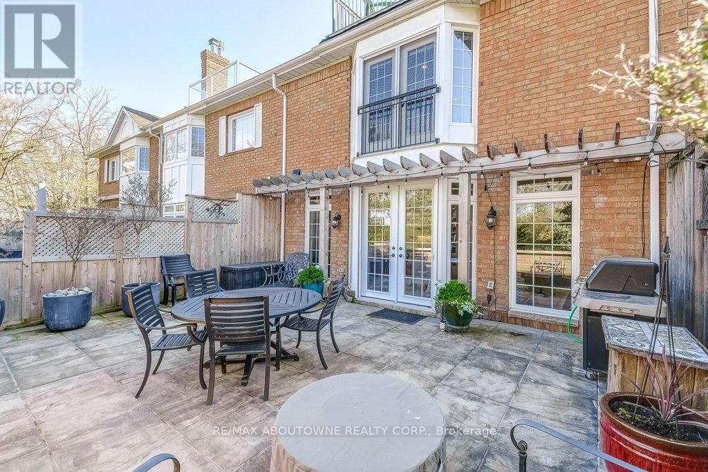 21 CHISHOLM STREET Image 33