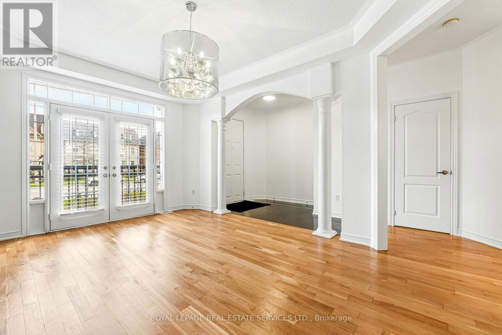 3349 EGLINTON AVENUE WEST Image 5