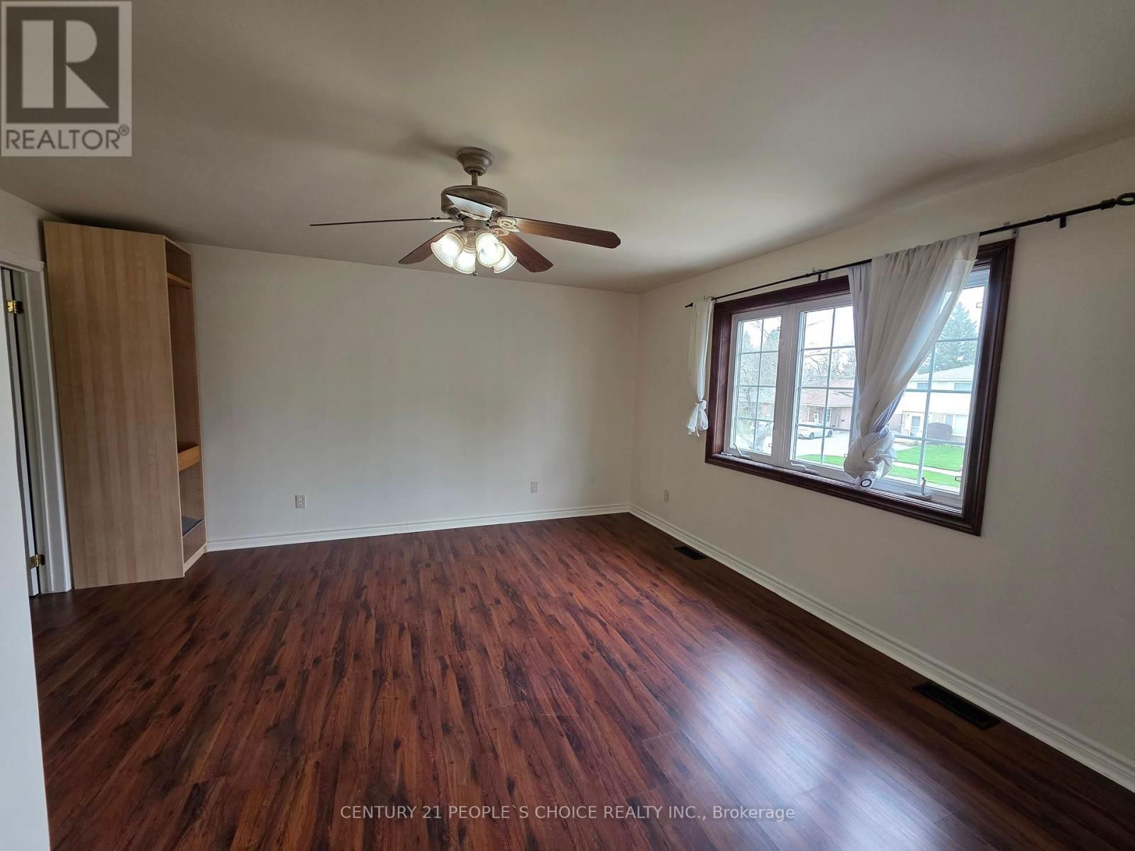 24 MADISON AVENUE Image 16