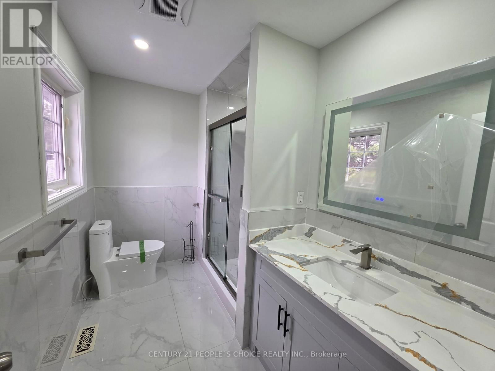 24 MADISON AVENUE Image 18