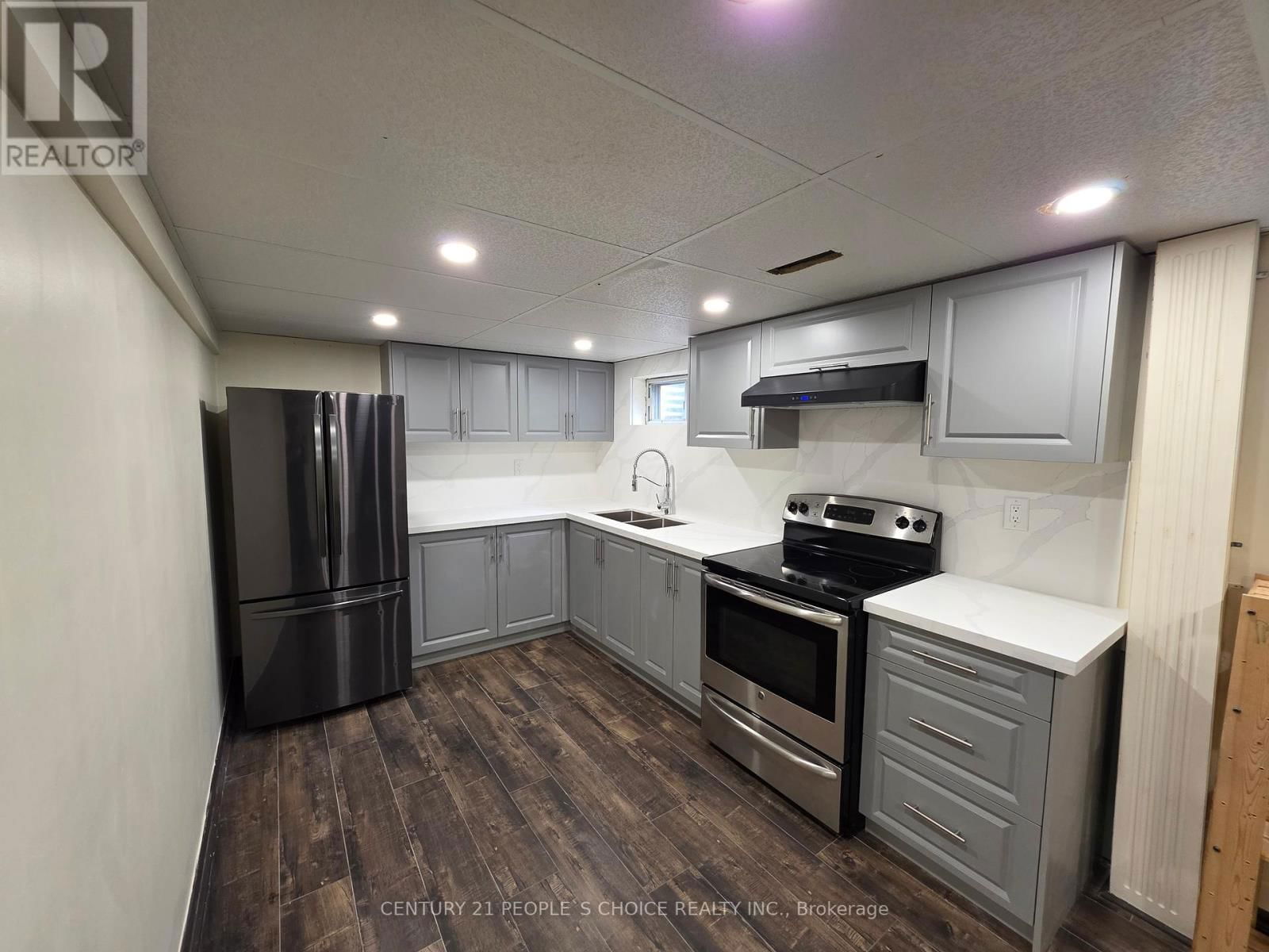 24 MADISON AVENUE Image 26