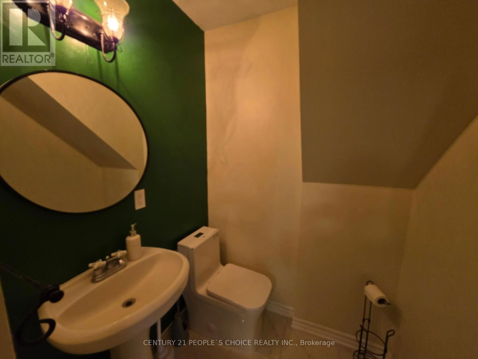 24 MADISON AVENUE Image 29