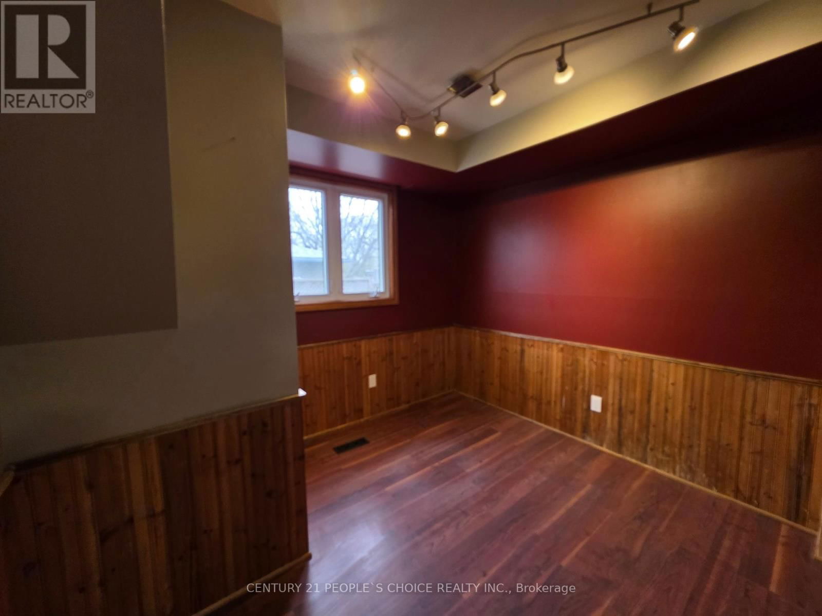 24 MADISON AVENUE Image 30