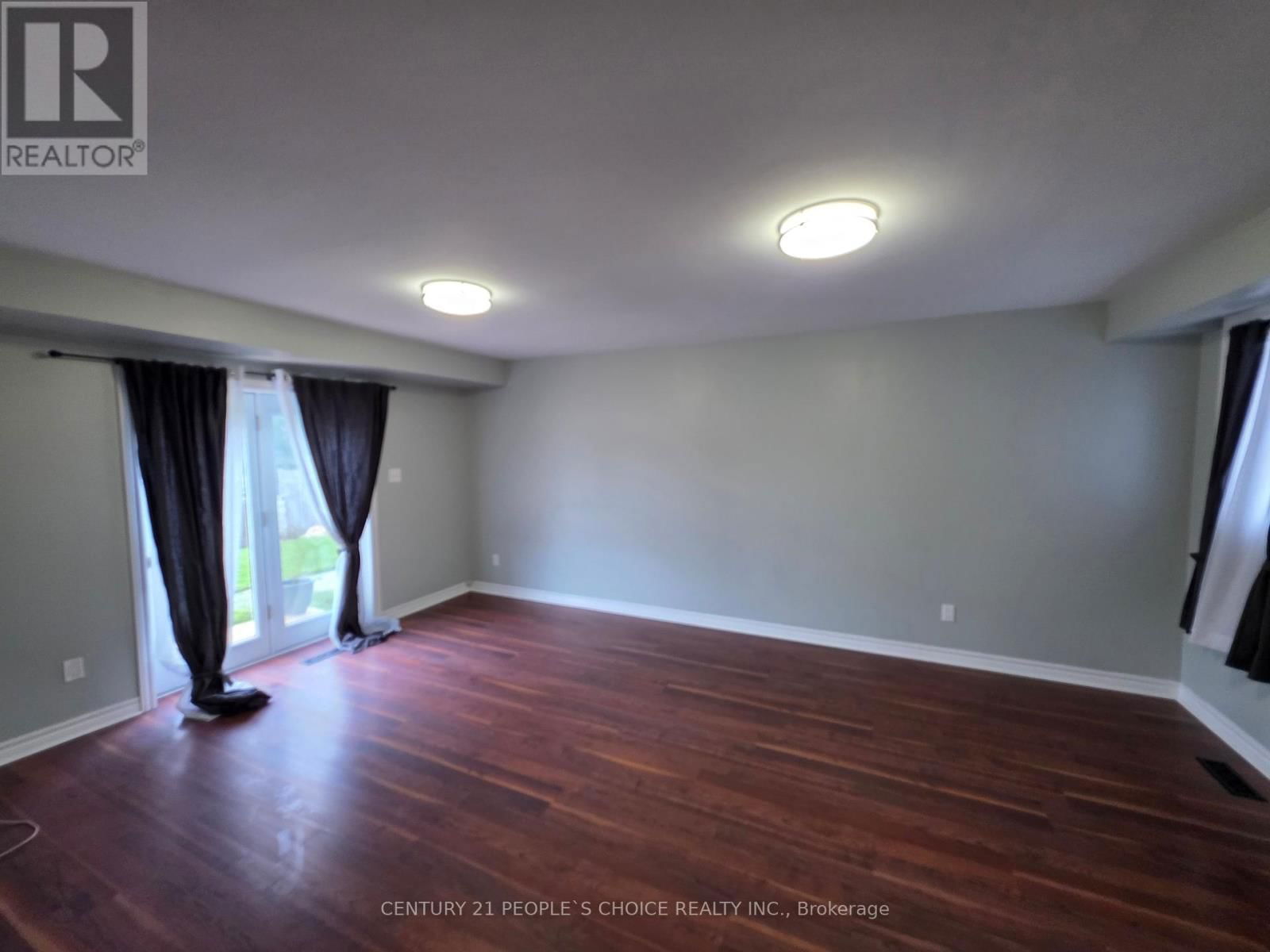 24 MADISON AVENUE Image 31