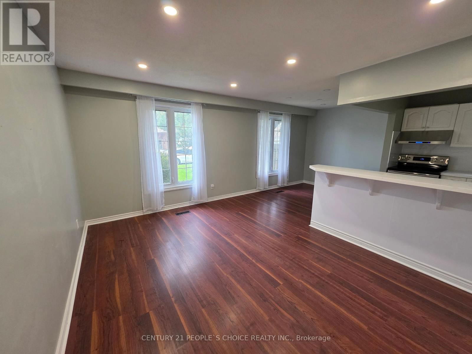 24 MADISON AVENUE Image 5