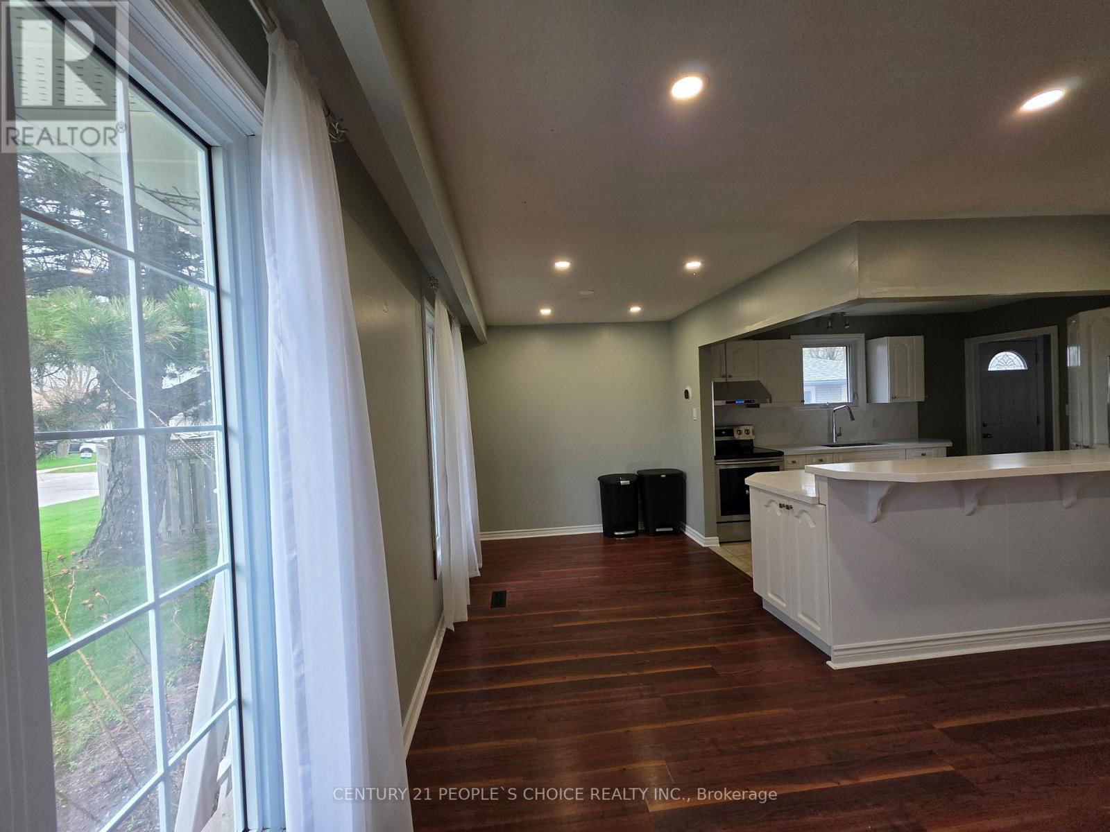 24 MADISON AVENUE Image 6