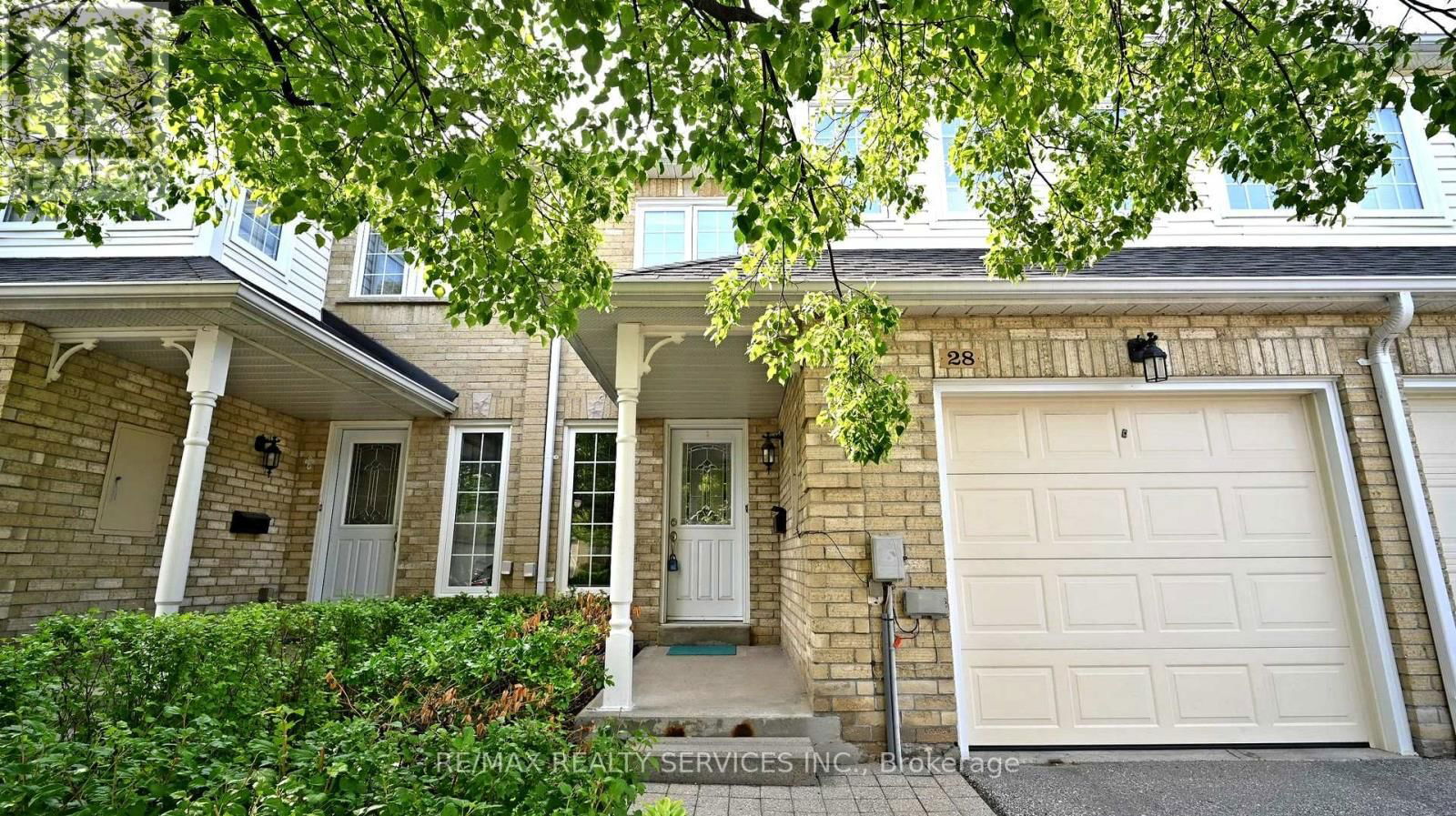 28 HEATHCLIFFE SQUARE Image 2