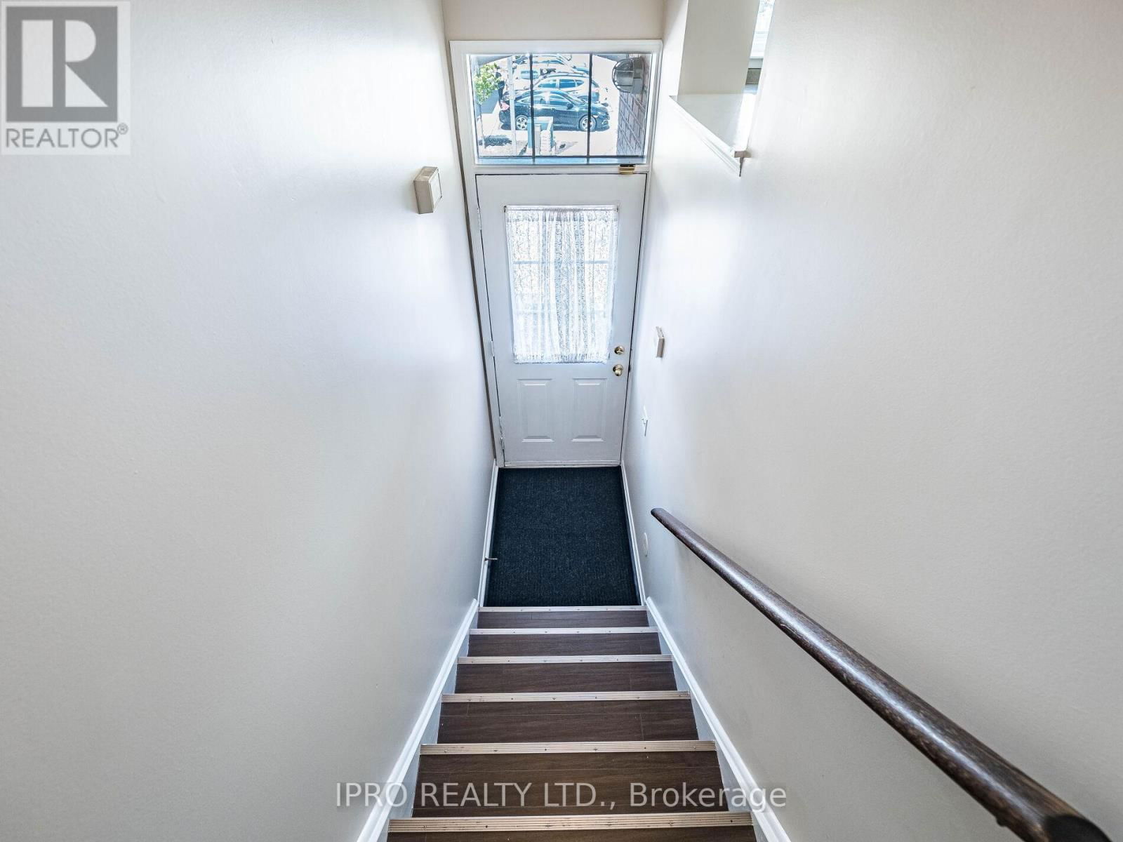 12 - 50 STRATHAVEN DRIVE Image 2