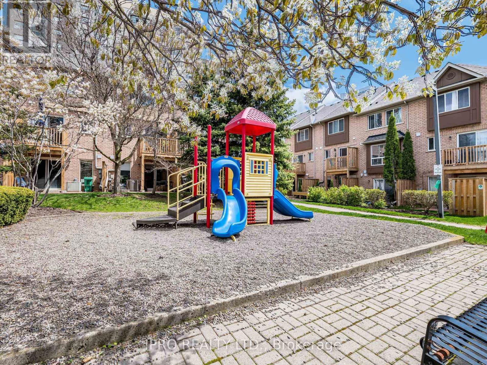12 - 50 STRATHAVEN DRIVE Image 34