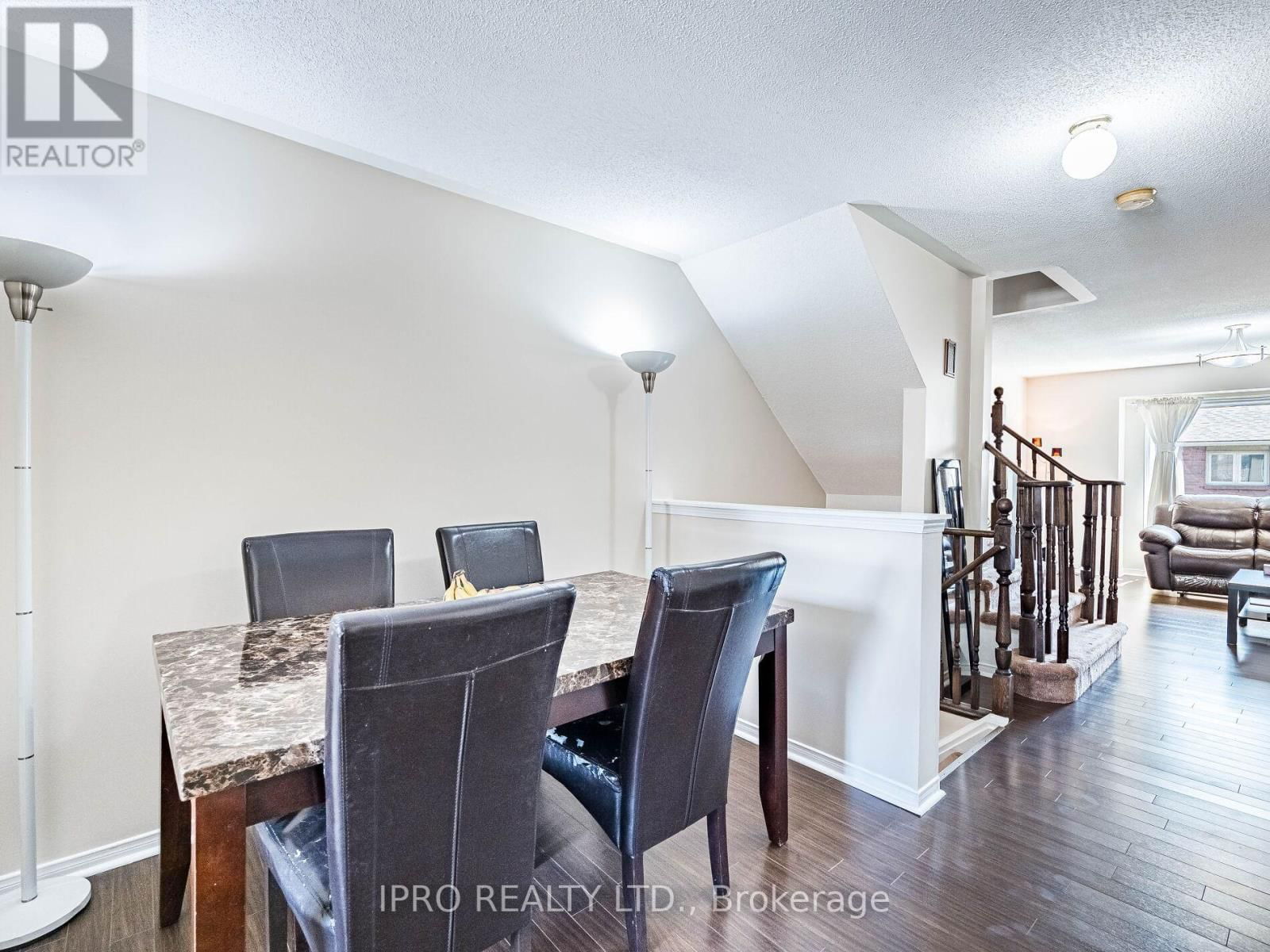 12 - 50 STRATHAVEN DRIVE Image 4