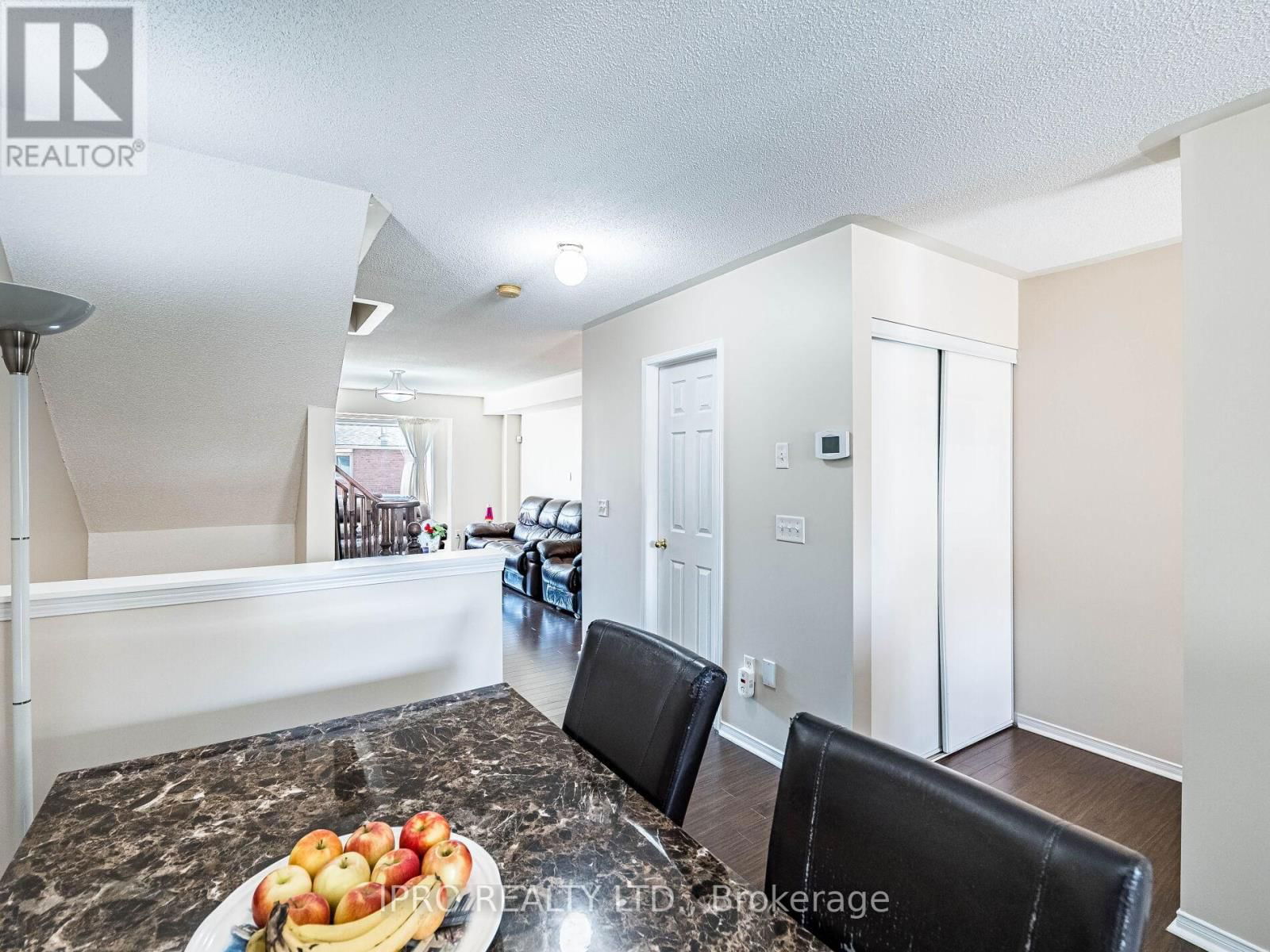 12 - 50 STRATHAVEN DRIVE Image 5