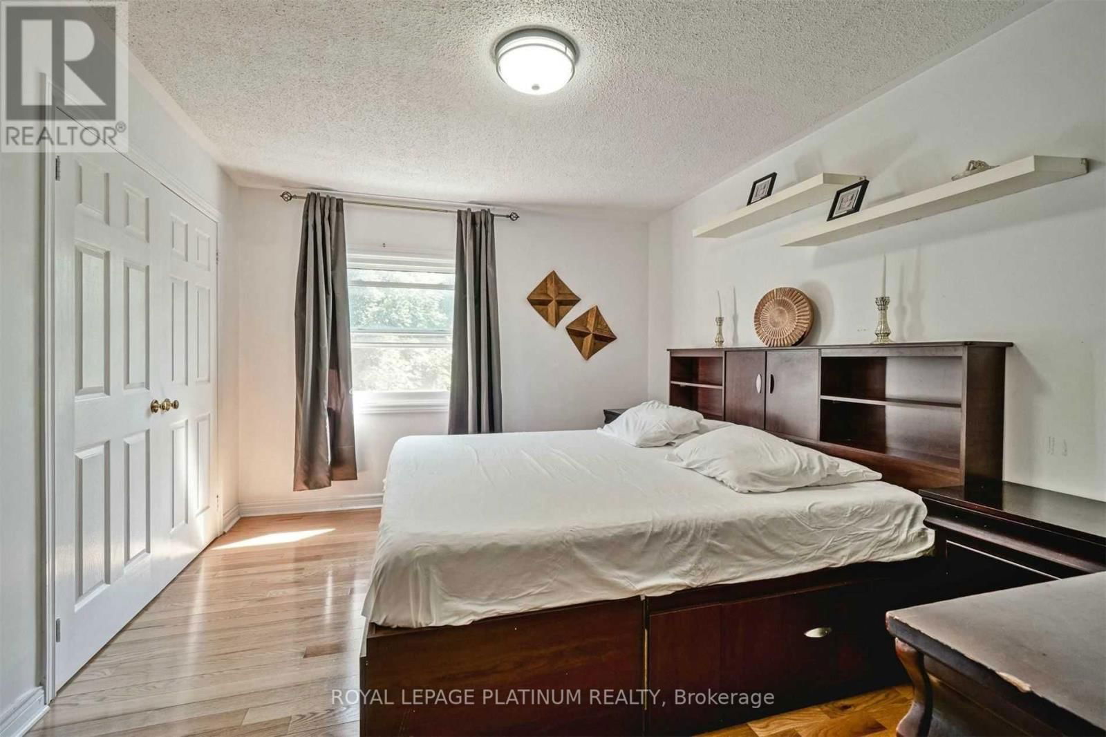 47 QUAIL FEATHER CRESCENT Image 4