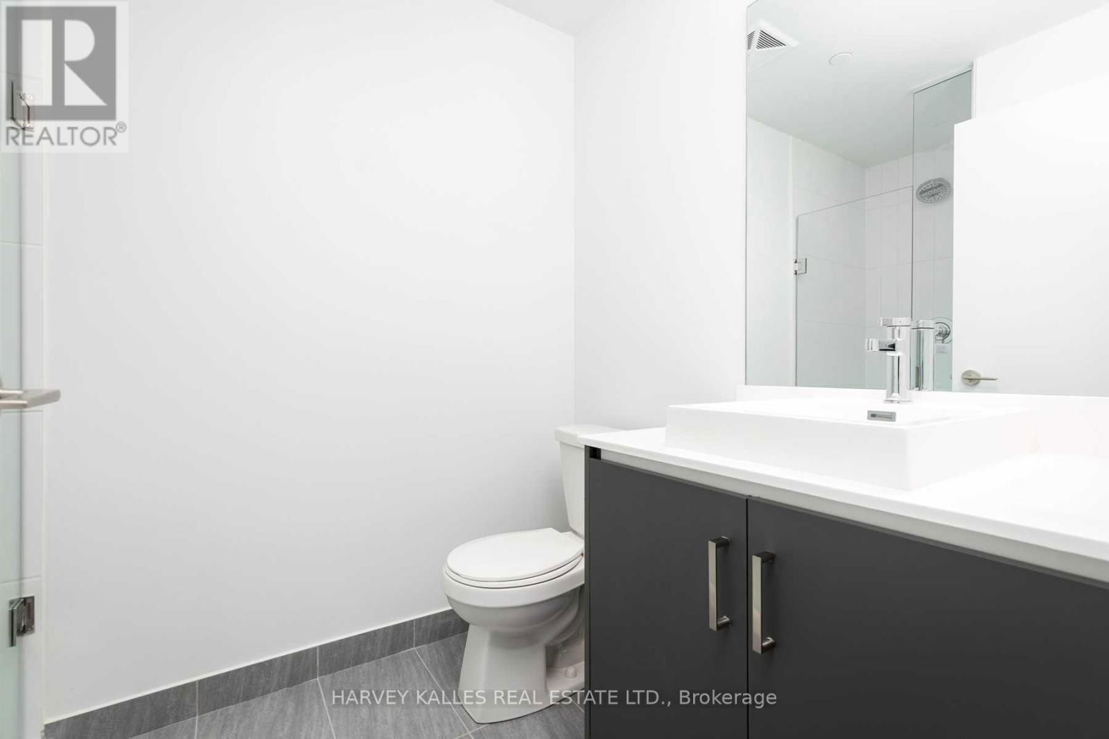 2008 - 251 MANITOBA STREET Image 12