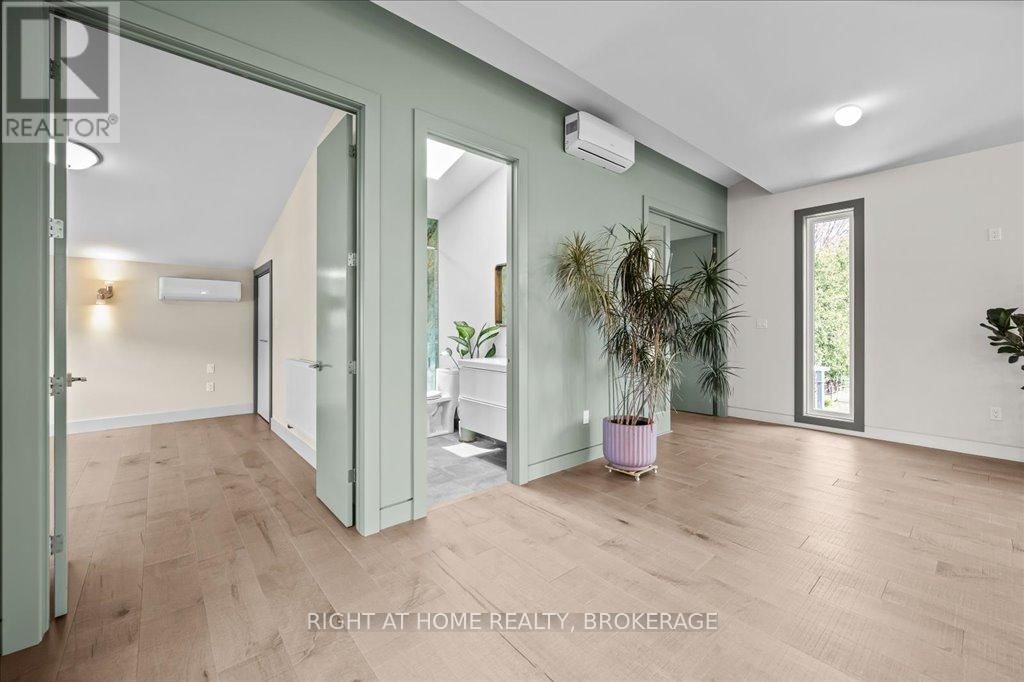 704 CEDAR AVENUE Image 10