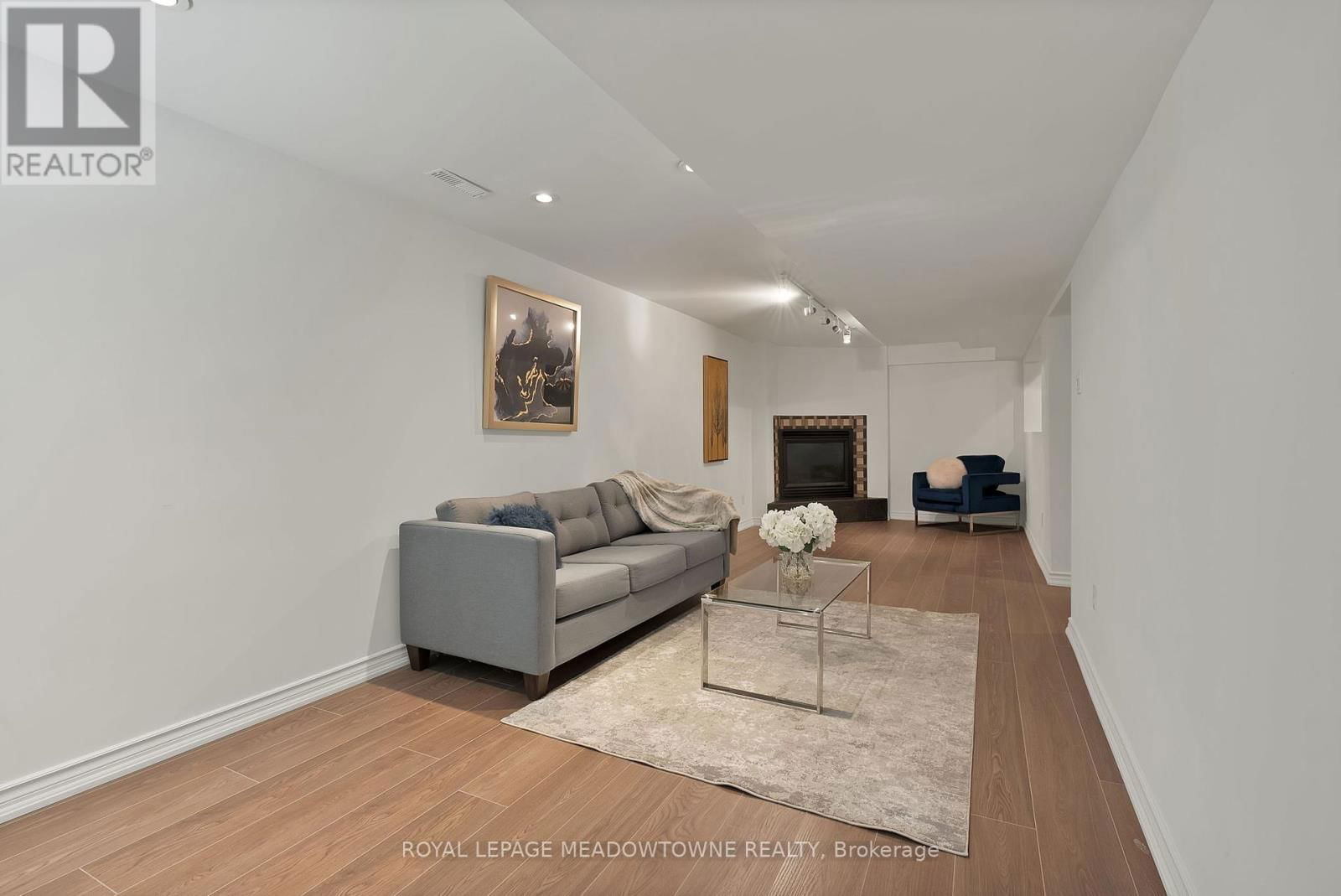 19 STEELE HOME COURT Image 36