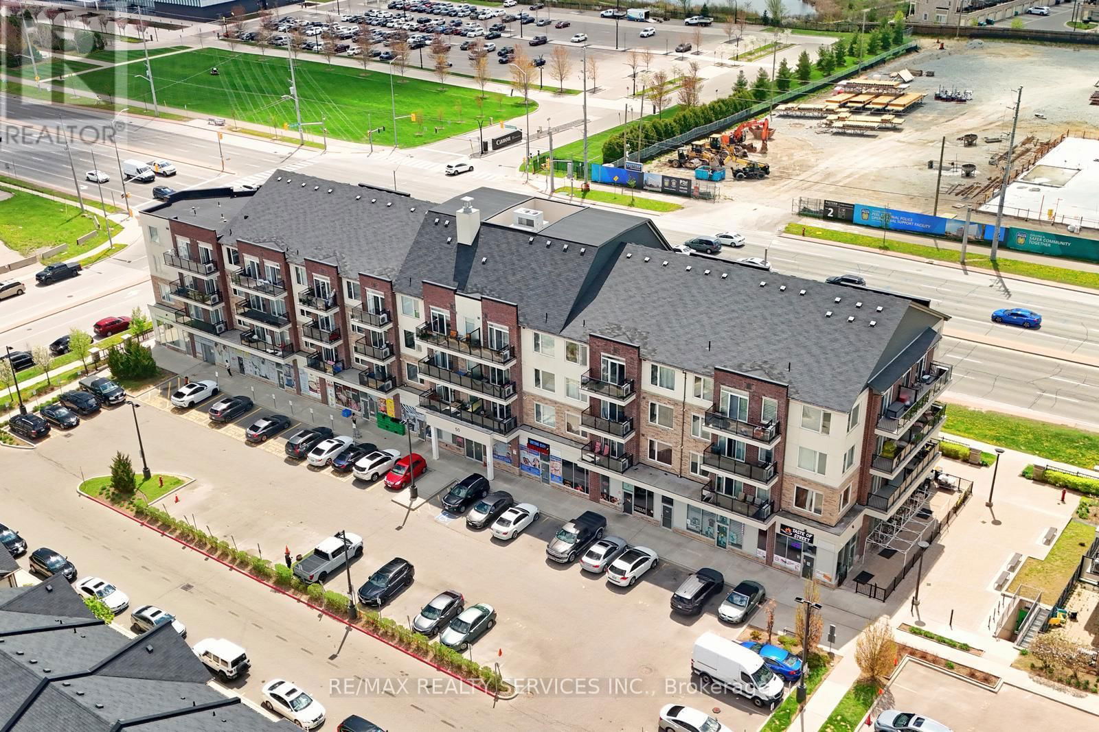 411 - 50 SKY HARBOUR DRIVE Image 4