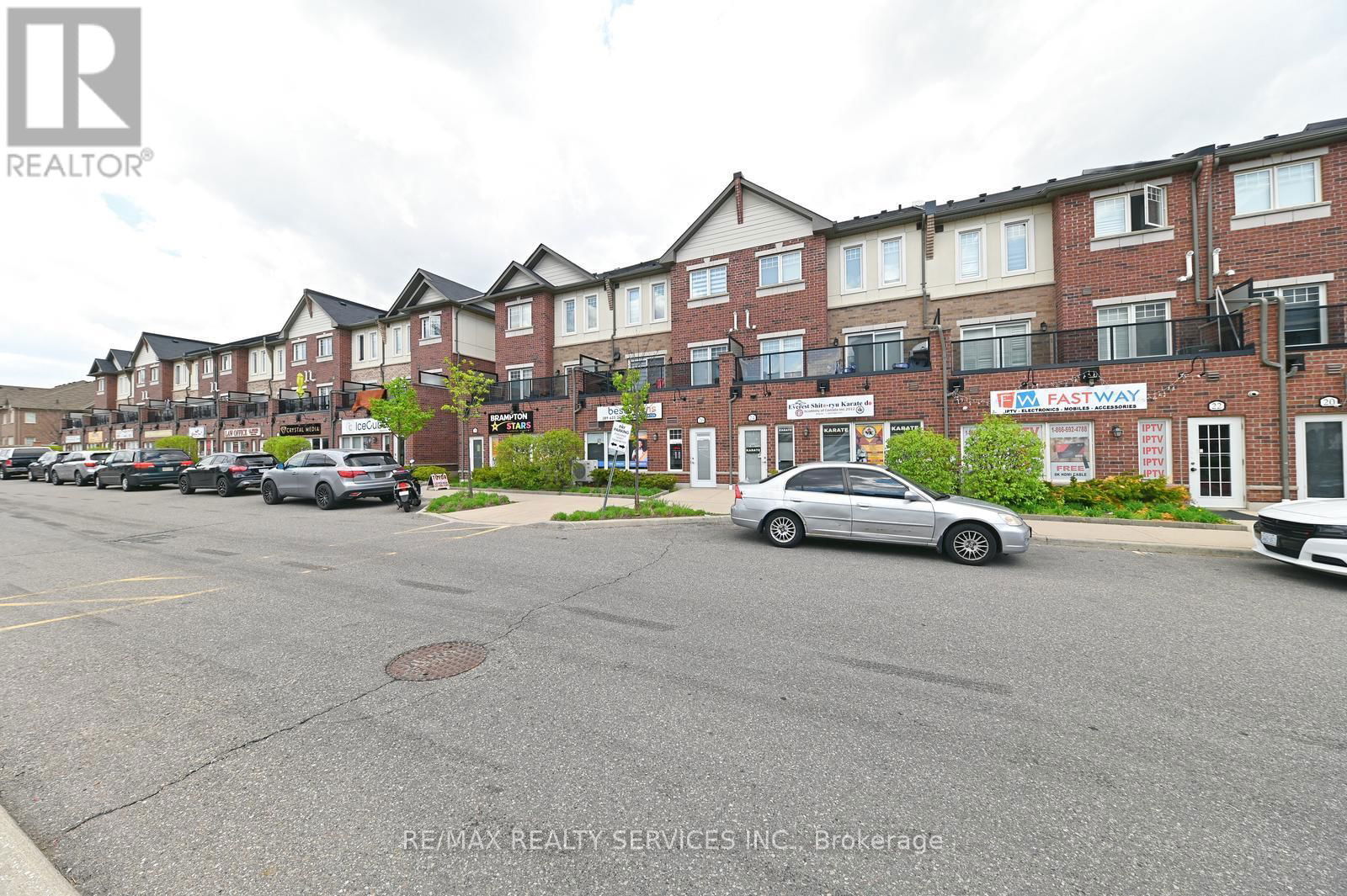 411 - 50 SKY HARBOUR DRIVE Image 41