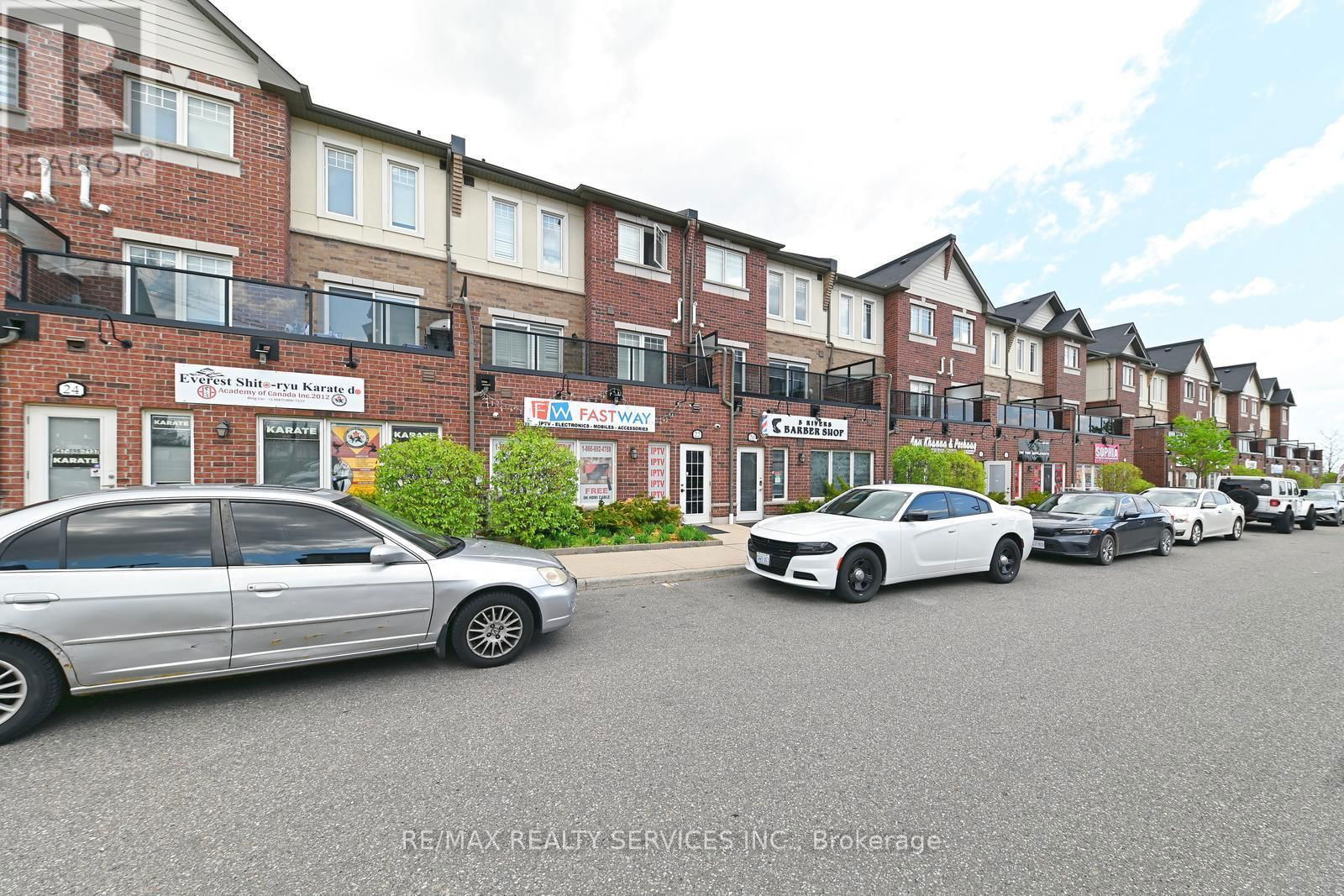 411 - 50 SKY HARBOUR DRIVE Image 42