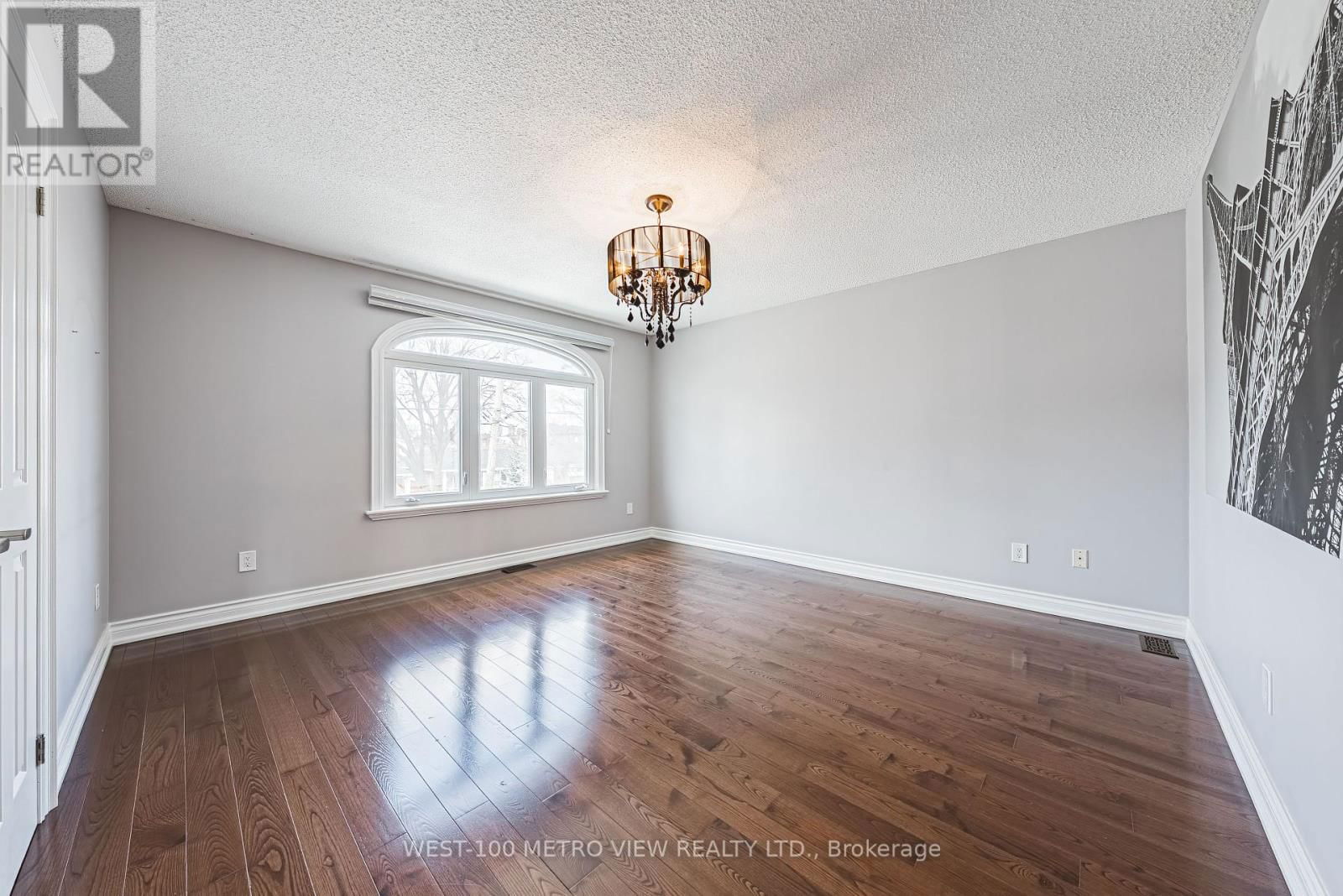 589 GLEN PARK AVENUE Image 21