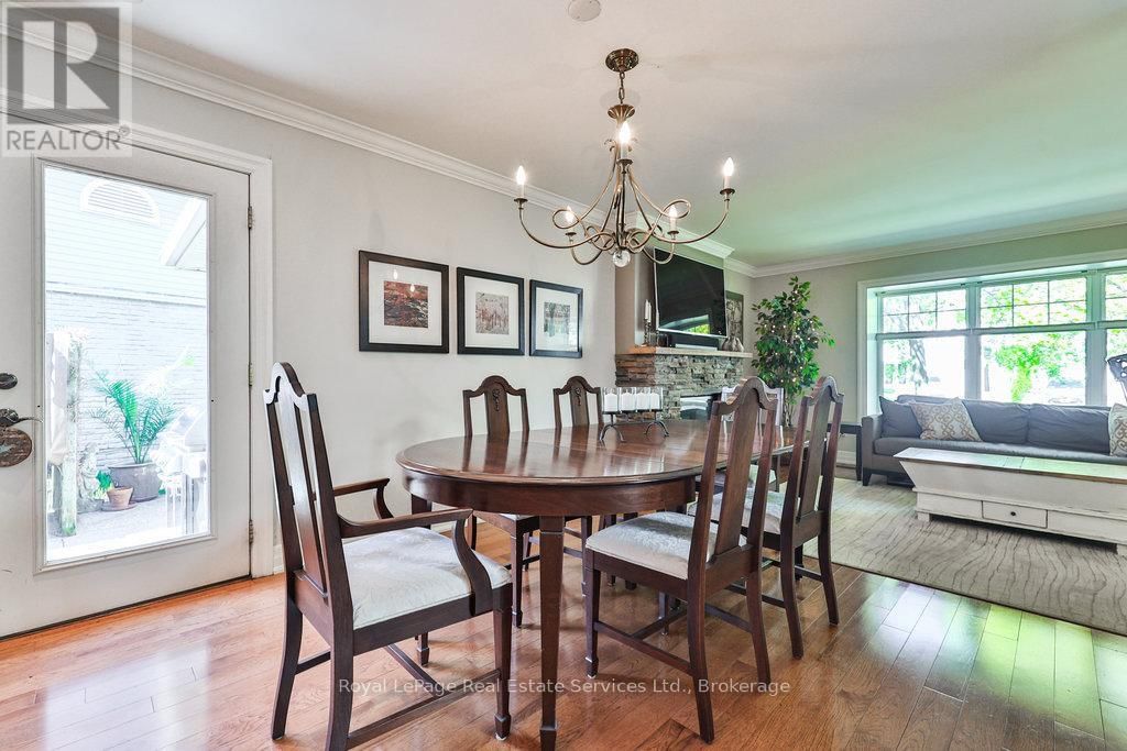 502 BOHEMIA CRESCENT Image 11