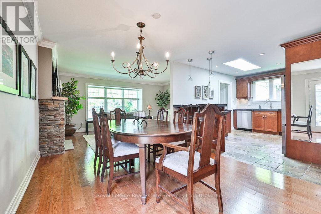 502 BOHEMIA CRESCENT Image 12