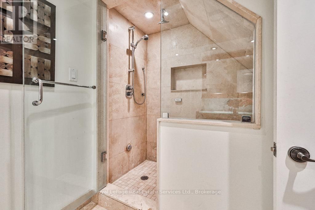 502 BOHEMIA CRESCENT Image 27
